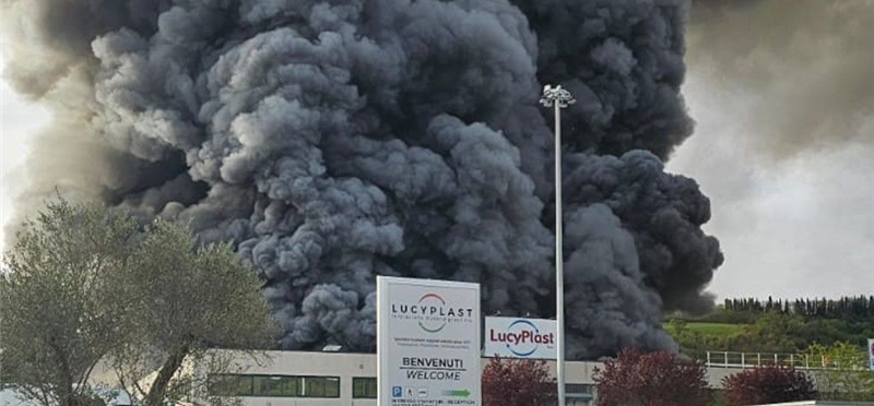 Incendio presso la “Lucyplast”a Umbertide: aggiornamenti